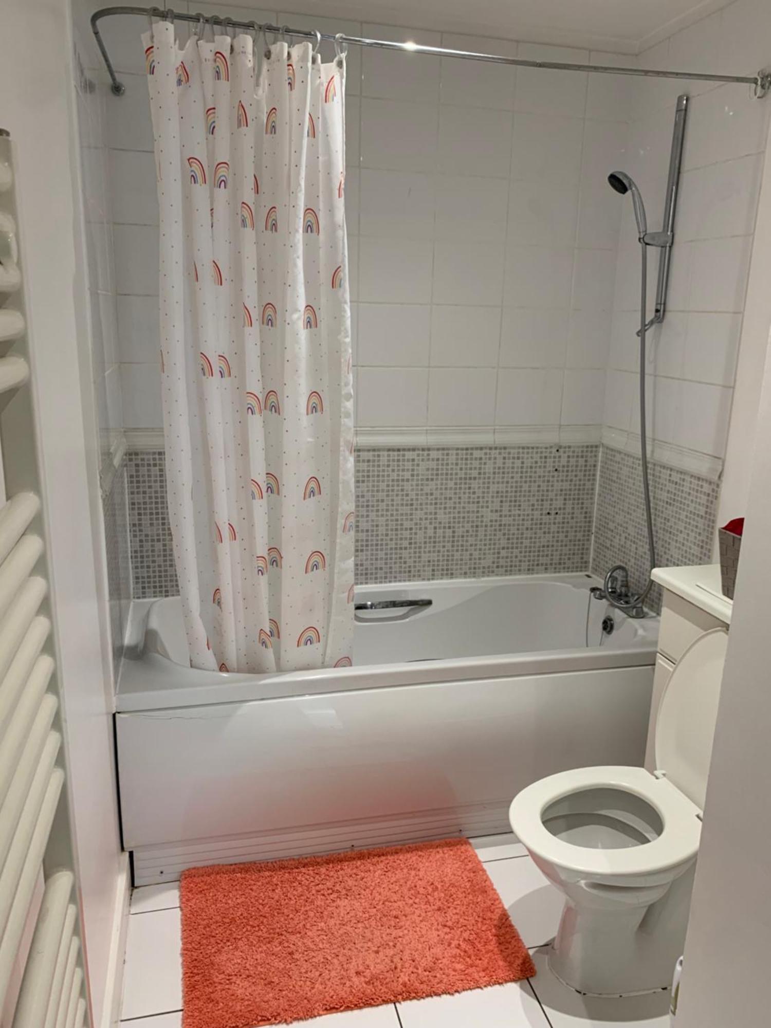 Room In Stratford With Private Bathroom And Parking Лондон Екстериор снимка